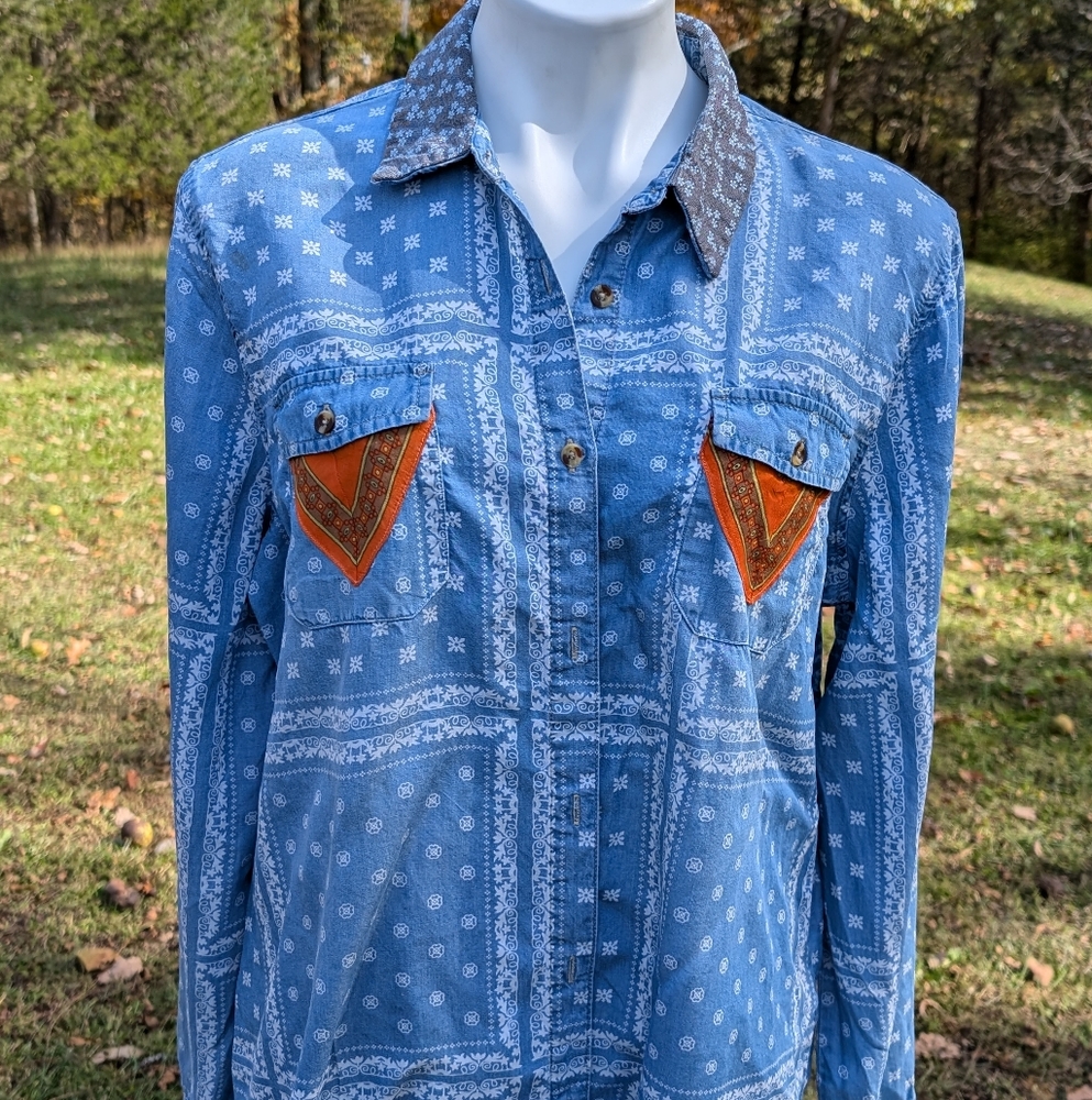 Huxley and Grace Button Up Shirt XL